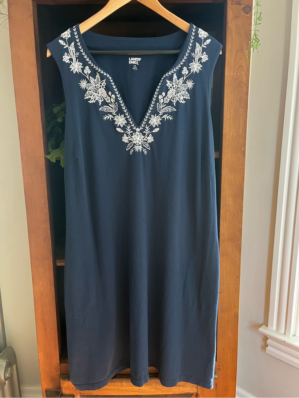 Lands' End Navy Sleeveless V-Neck Dress/Swim Cover-up w/White Floral Embroidery